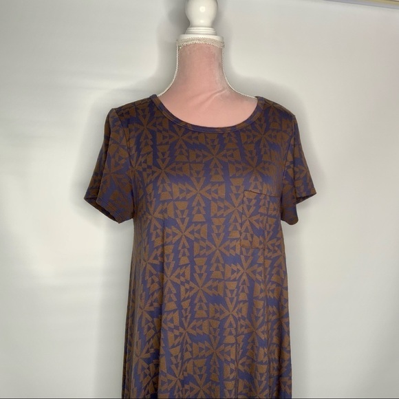 lularoe casual short-sleeved dress. - Picture 3 of 12